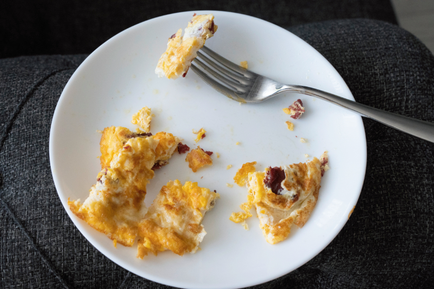 Best peptides for weight loss: a plate with some leftover food.