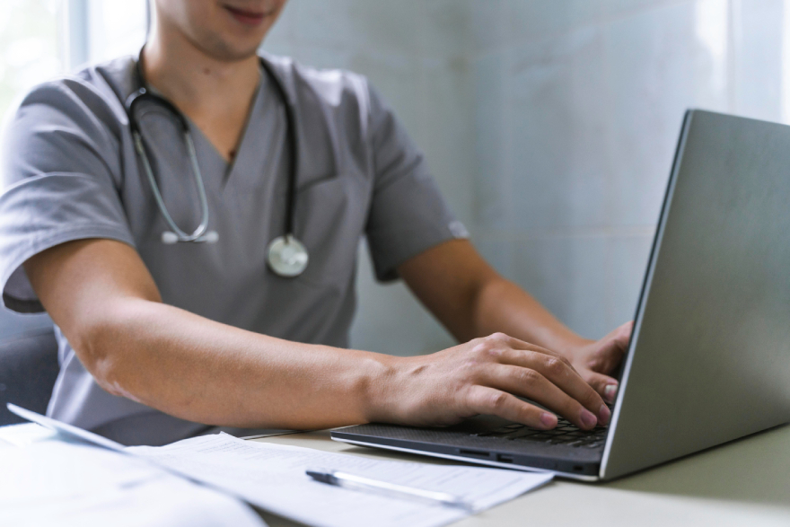 Mounjaro cost: a doctor working.