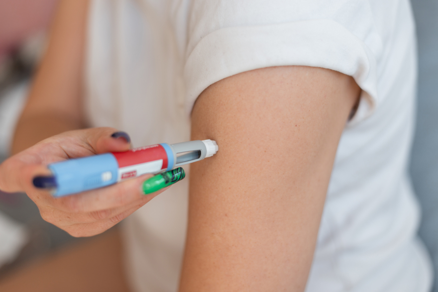 Mounjaro injection sites: a pen used to inject Mounjaro into the arm.