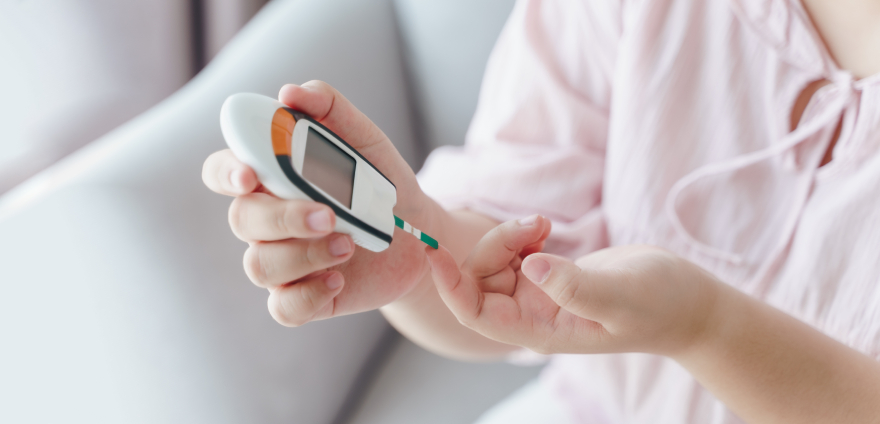 Ozempic alternatives: a woman checking her blood sugar levels with a special diabetes tool.