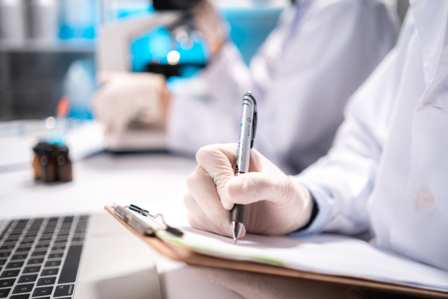 Side effects of Mounjaro: a doctor doing research.