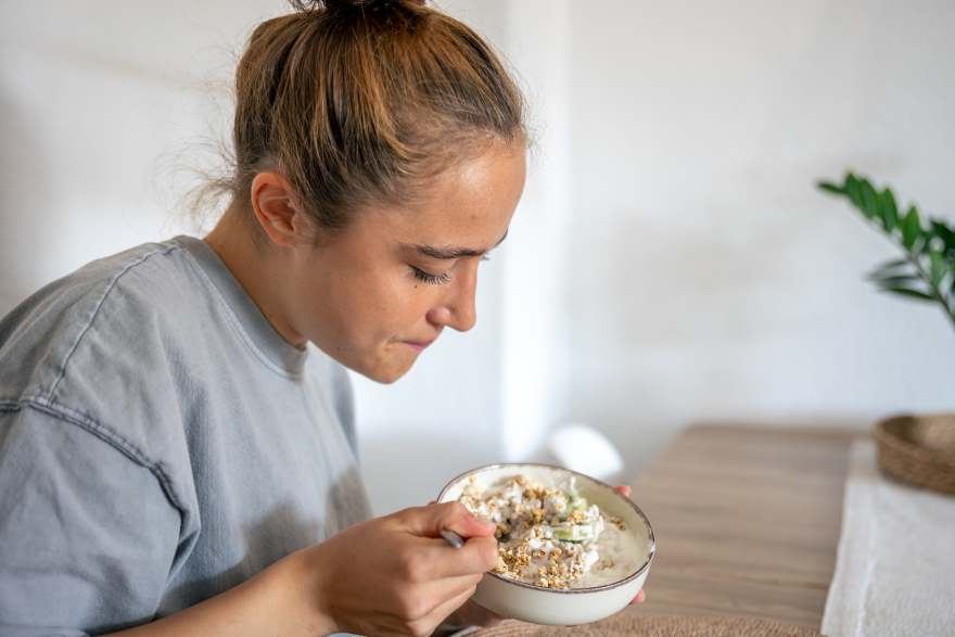 What is reta peptide: a girl eating.